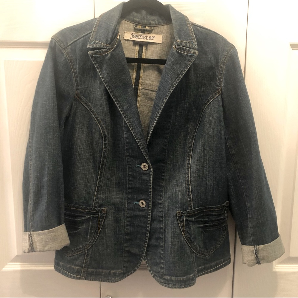 Jeanstar denim blazer jacket with ruched front pockets. Size L